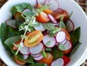 Салат с помидорами и редисом просто салат с помидорами и редисом